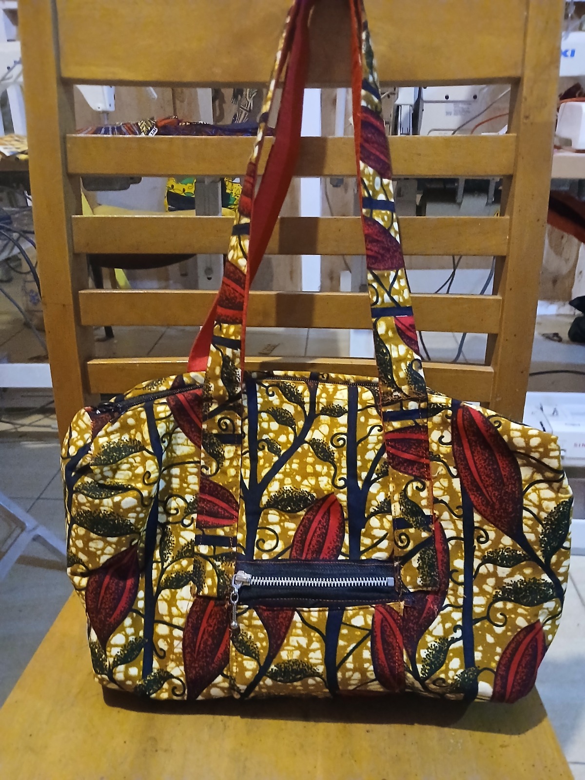 Portrait de la créatrice ASSUL dans son atelier parisien